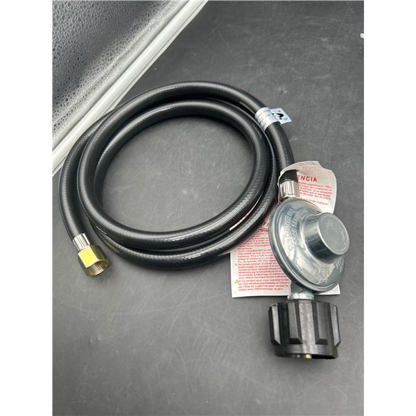 Gas Regulator With Hose For Propane Tank Connection