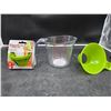 Image 1 : Starfrit Measuring Cup with Spatter Lid and Funnel