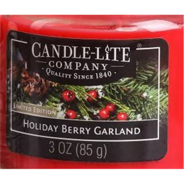 Candle-lite Holiday Berry Garland 10 oz Candle – Set of 4