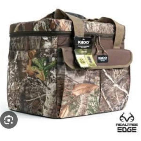 Igloo RealTree Edge Cooler Bag with 30-Can Capacity