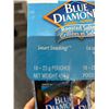 Image 3 : Lot of 3 Blue Diamond Roasted Salted Almonds, 18-23 g Pouches