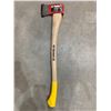 Image 2 : Garant 2.25 lb Axe With Wooden Handle