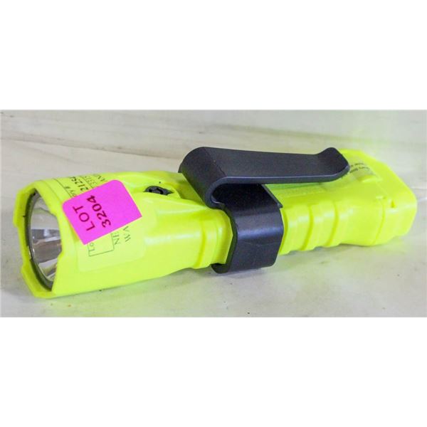 NEW PELICAN 3315 FLASHLIGHT WATERPROOF AND DUST-