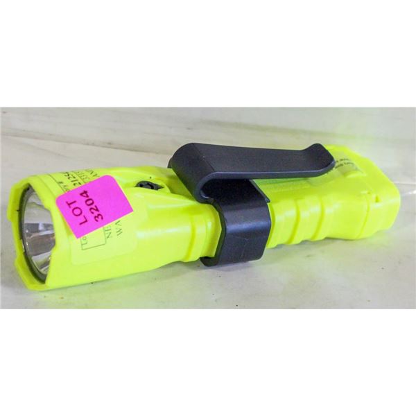 NEW PELICAN 3315 FLASHLIGHT WATERPROOF AND DUST-