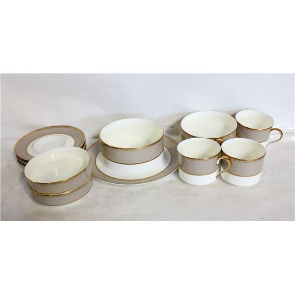 CATHY HARDWICH FOR MIKASA BONE CHINA MID-