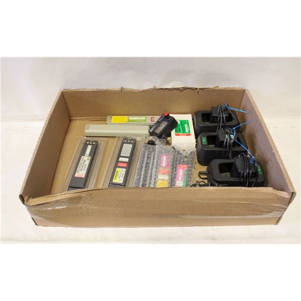 ASSORTED VINTAGE CELL PHONE BATTERIES/CHARGERS