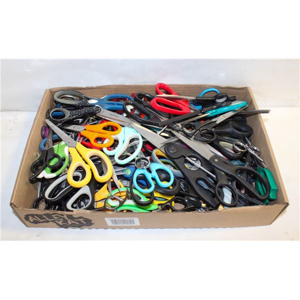 FLAT OF VARIOUS USED SCISSORS
