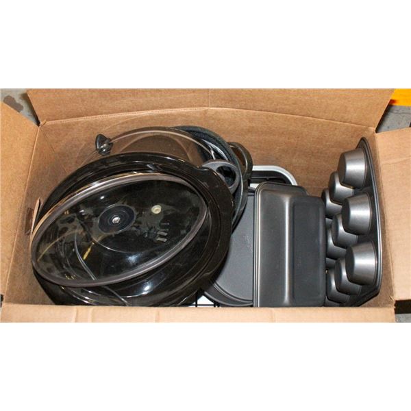 LARGE ROASTING PAN WITH CROCK POT AND OTHER