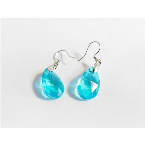 14)   SET OF PEAR SHAPED FACETTED AQUA