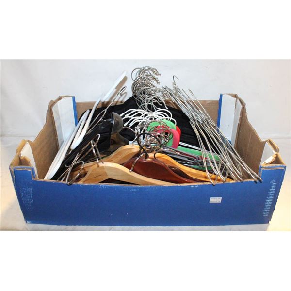 BOX OF METAL, WOOD AND VELVET WRAPPED