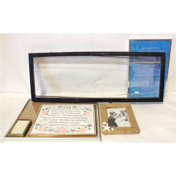 LOT OF PICTURE FRAMES