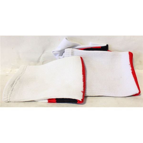 SET OF HOCKEY WHITE SOCKS AND COVERS