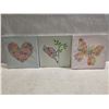 Image 1 : 3 DECORATIVE CANVAS PRINTS