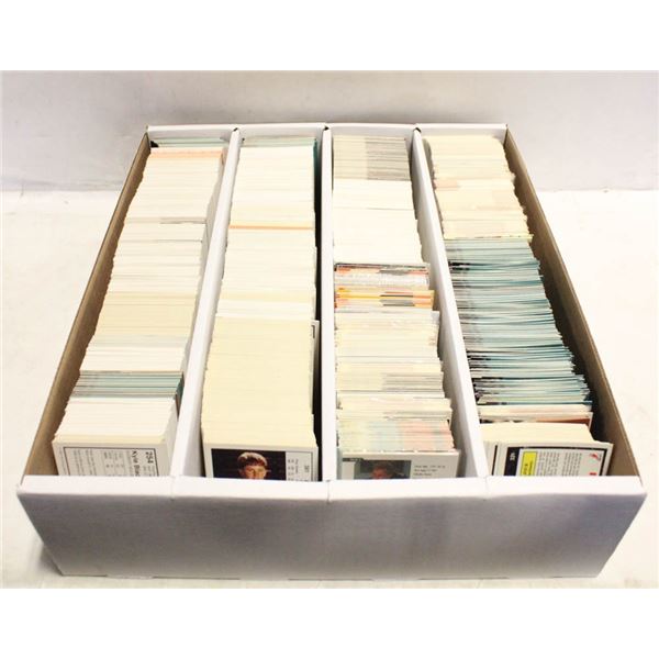 HOCKEY CARDS APPROX 3030 CARDS IN BOX