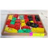 Image 1 : TRAY OF 21 VINTAGE DIARAMA TOYS