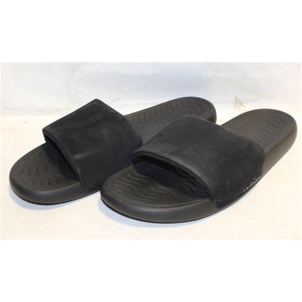 LAZYPANT WOMENS SLIDES SIZE 11 BLACK