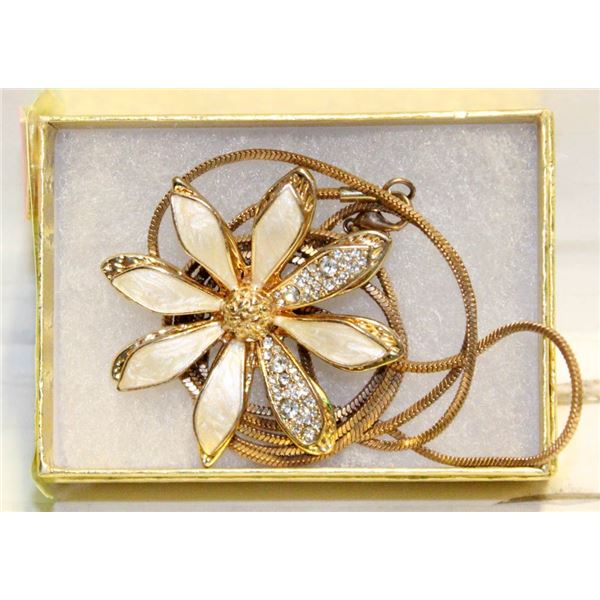 VINTAGE FLOWER ESTATE NECKLACE