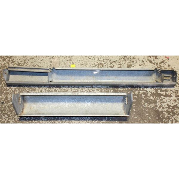 VINTAGE GALVANIZED POULTRY/SMALL ANIMAL-