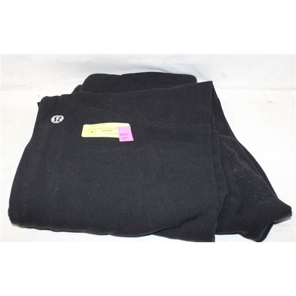 MENS LARGE LULU LEMON PANTS