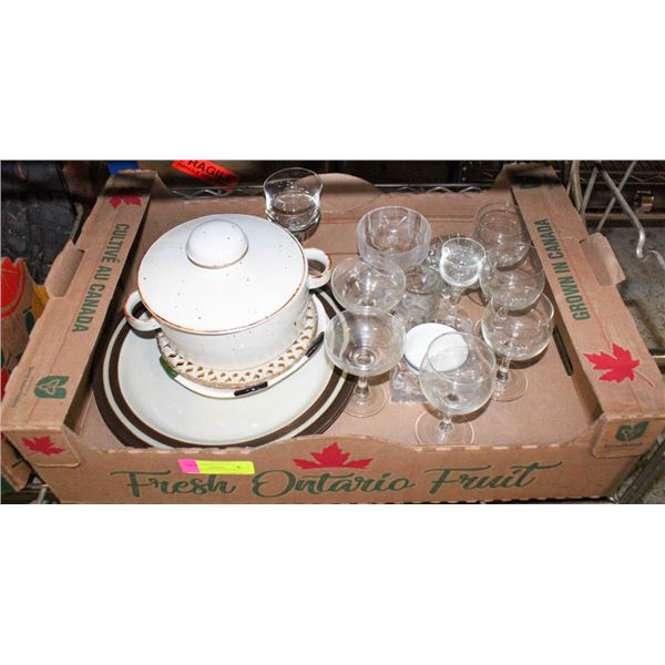 HOUSEHOLD ITEMS, CASSEROLE, PLATES