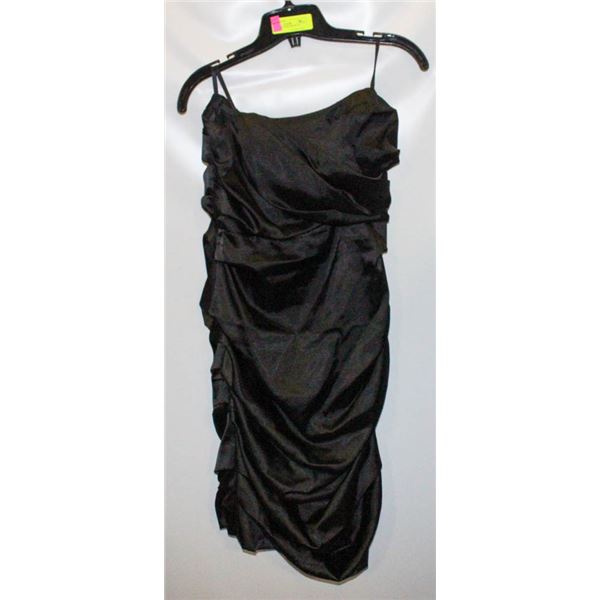 BLACK  MED GRAD DRESS - LE CHATEAU