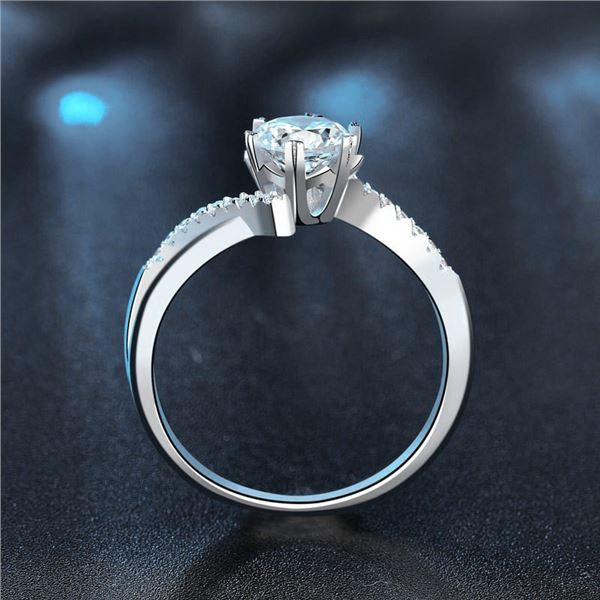 1 CT GRA CERTIFIED ROUND BRILLLIANT MOISSANITE 925S