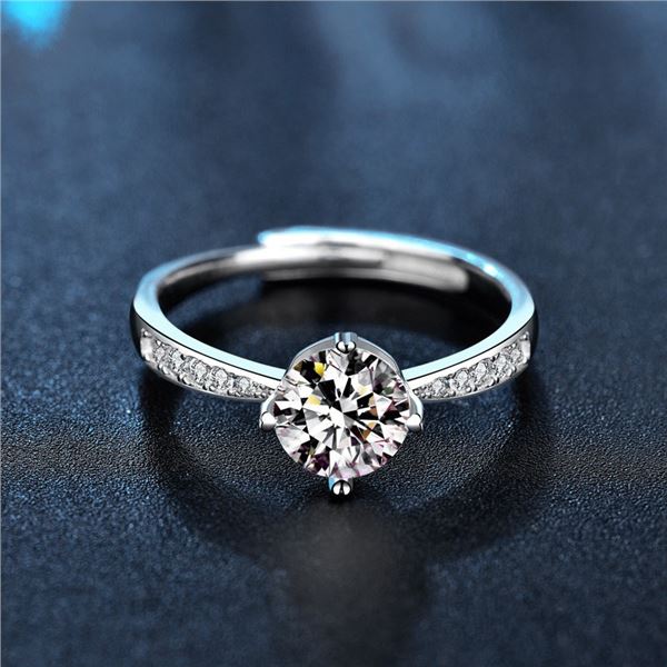 1 CT GRA CERTIFIED ROUND BRILLIANT MOISSANITE