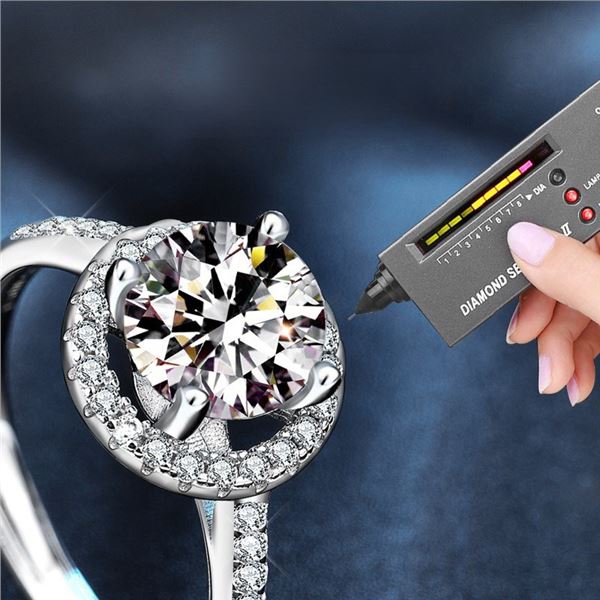 2 CT GRA CERTIFIED ROUND BRILLIANT MOISSANITE 925S