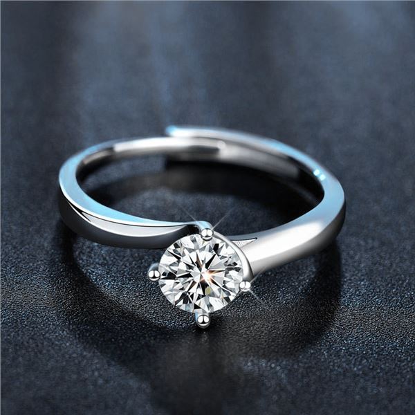 1 CT GRA CERTIFIED TWISTED SHAPED MOISSANITE 925S