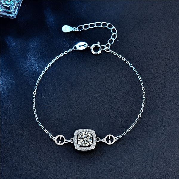 1 CT GRA CERTIFIED ROUND BRILLIANT MOISSANITE