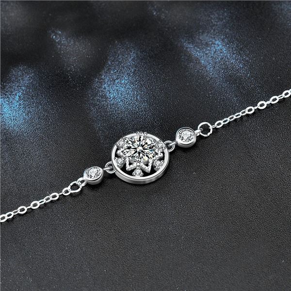 GRA CERTIFIED ROUND BRILLIANT MOISSANITE