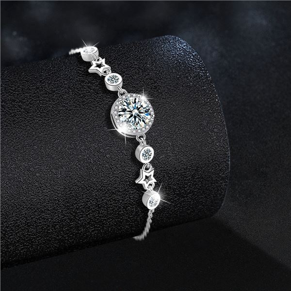 1 CT GRA CERTIFIED ROUND BRILLIANT MOISSANITE