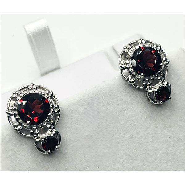 STERLING SILVER NATURAL GARNET (5.60CT)