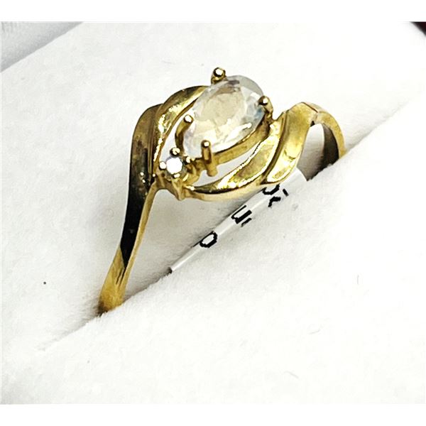 10KT YELLOW GOLD NATURAL MOONSTONE WITH DIAMOND
