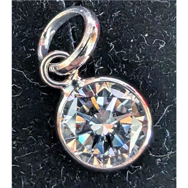 10K(0.26G) LAB DIAMOND (0.7CT) PENDANT