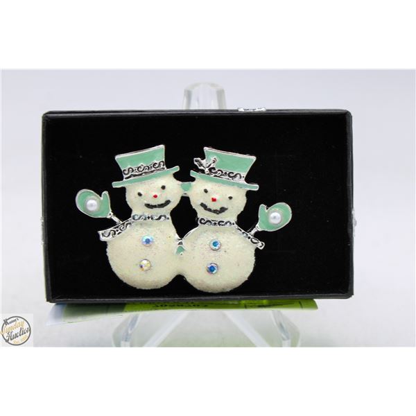 SNOWMEN BROOCH 2.2”X1.54”