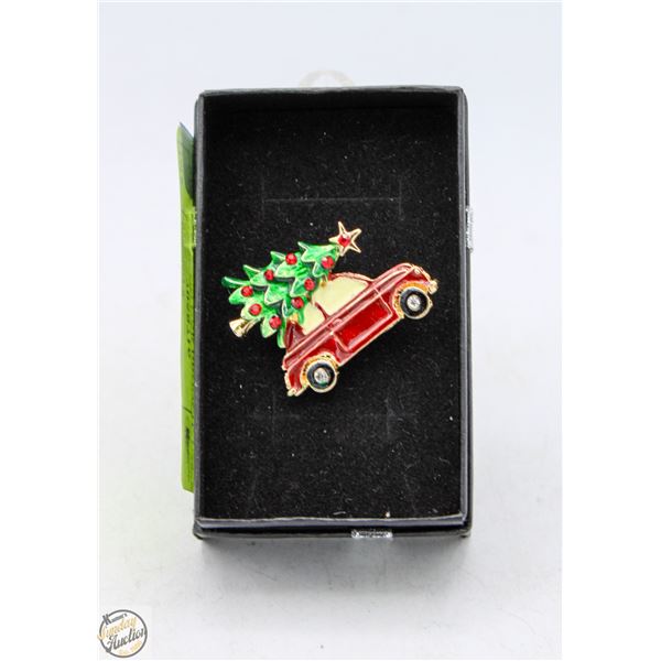 XMAS TREE ON CAR BROOCH, 1.38”X 1.06”