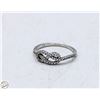 Image 1 : 925 STAMPED 1.5 GRAM SILVER RING INFINITY CENTER