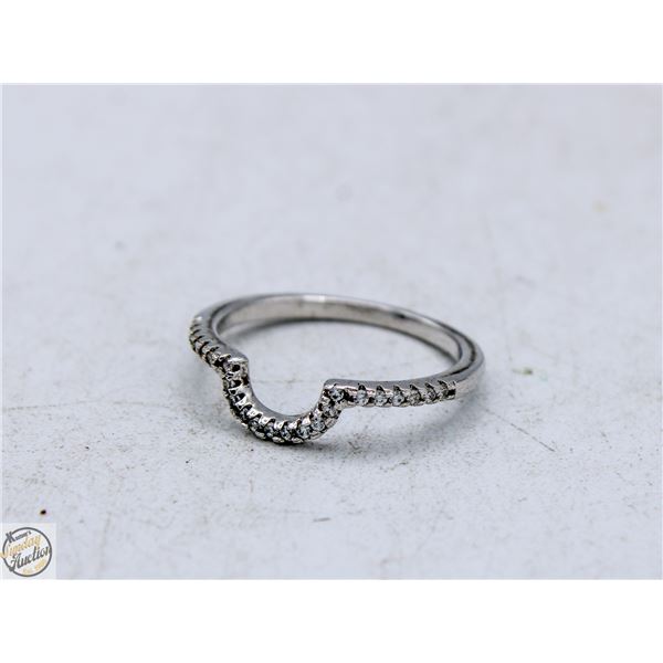925 STAMPED 1.6 GRAM SILVER RING U SHAPE CENTER