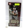 Image 1 : GENE SIMMONS DEMON KISS FIGURE W BOX