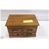 Image 1 : ESTATE JEWELLERY BOX FULL OF CONTENTS