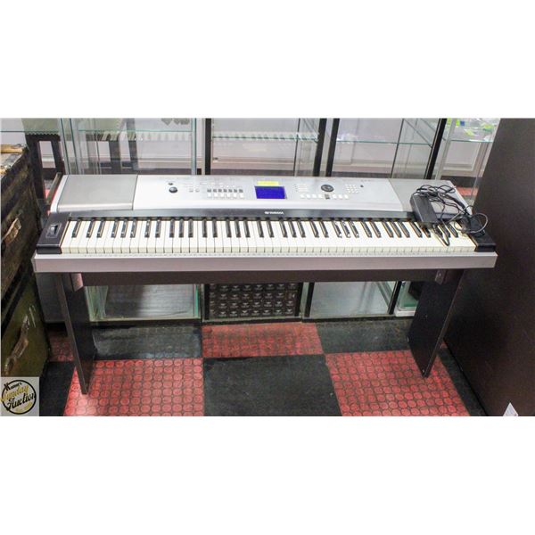 YAMAHA PORTABLE GRAND PIANO DGX-520