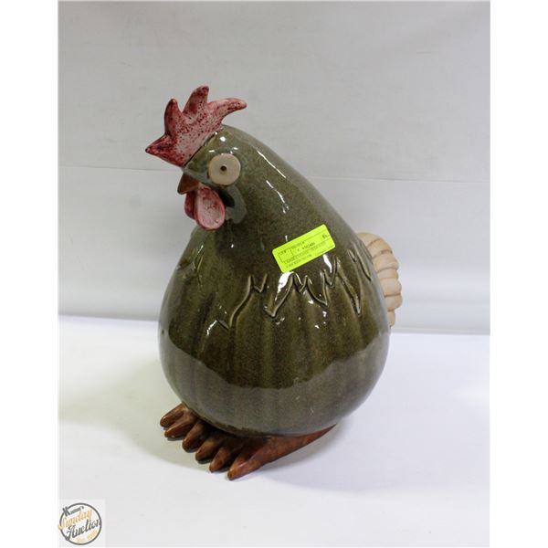 LARGE CERAMIC OVER SIZED CHICKEN DÉCOR