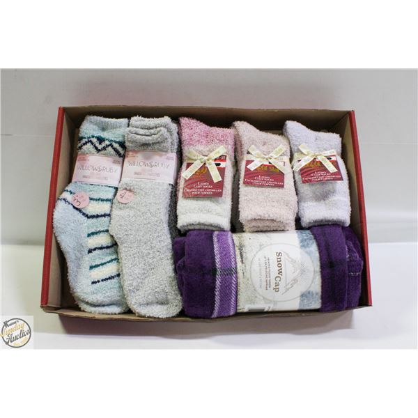 NEW 13 PAIR WOMEN'S COZY SOCKS