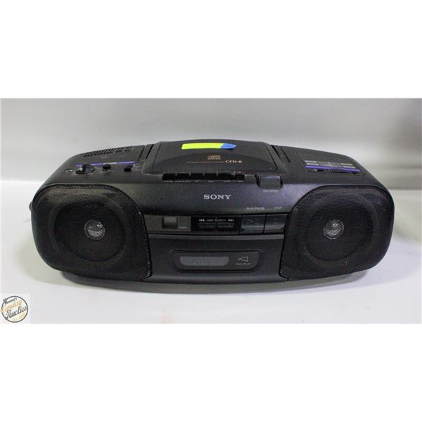 VINTAGE SONY TAPE AND CD PLAYER - CFD-8