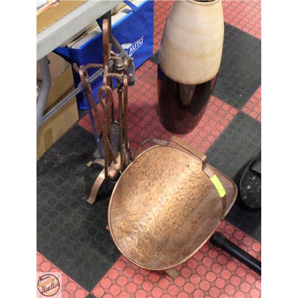 VINTAGE HAMMERED COPPER FIREPLACE LOG HOLDER &