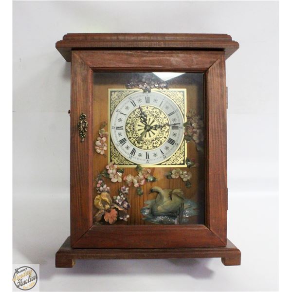 VINTAGE SWAN ART 3D CLOCK IN WOOD CASE WITH DOOR