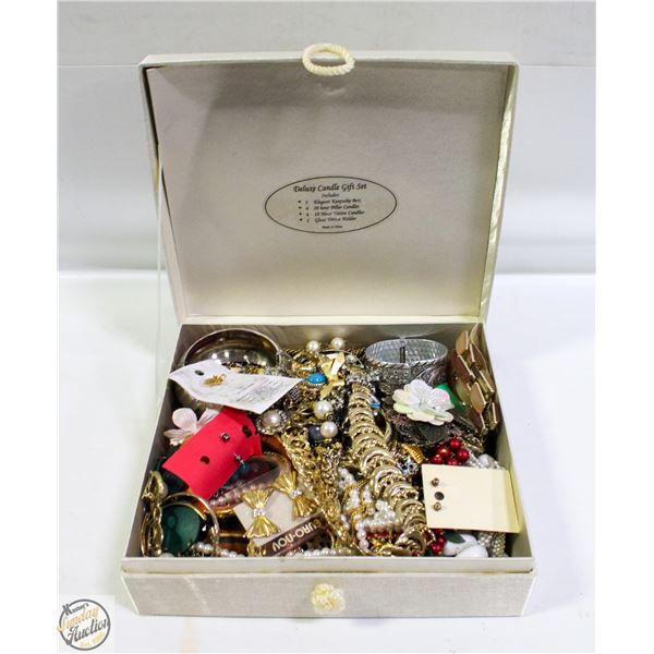 ESTATE JEWELRY BOX WITH CONTENTS