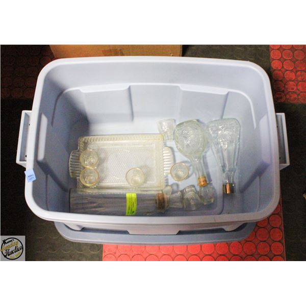 VINTAGE GLASS DECANTER WITH TRAY AND SHOT GLASSES