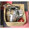 Image 1 : LOT OF NAPKIN DISPENSERS, COLANDER AND CONTAINERS